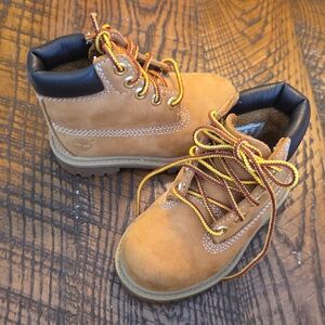 Timberland Kids Tan and Black Boots Size: 5 1/2